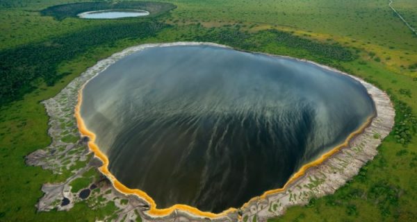 crater lakes in queen elizabeth national park